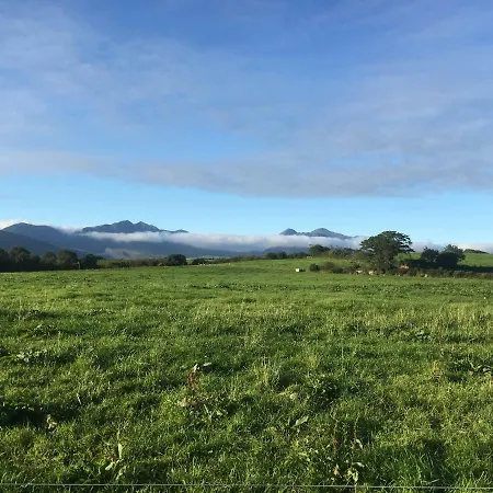 Farmyard Lane Glamping 럭셔리텐트